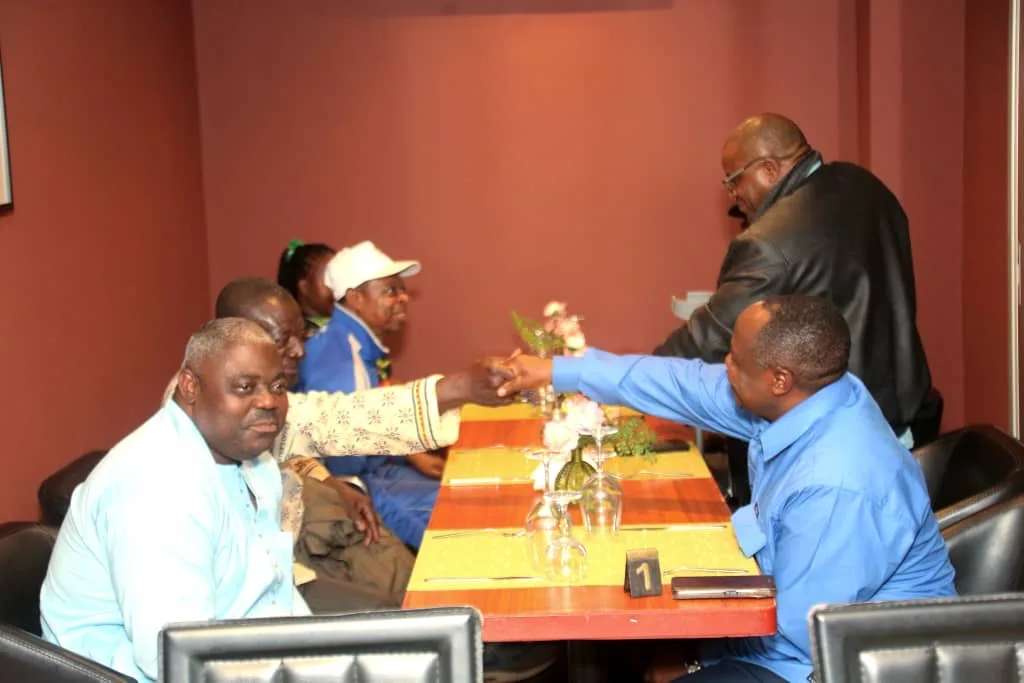 LES COMMUNES DE NKOTENG ET DE DSCHANG ENSEMBLE POUR LA GESTION DES DÉCHETS 